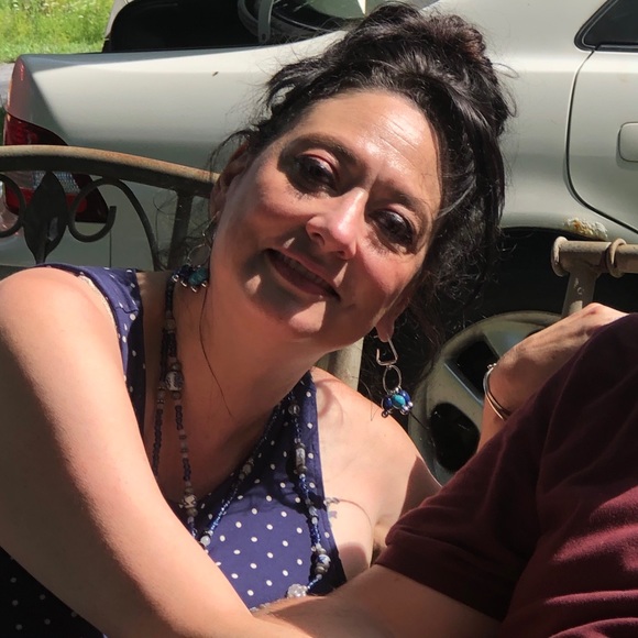 Meet your Posher, Michelle - Picture 2 of 2